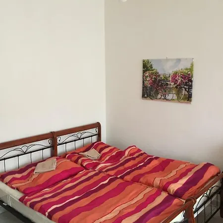 Old Town Budget Appartement *